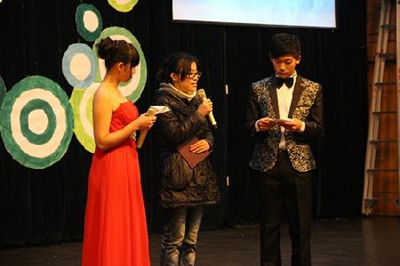 获奖者接受采访