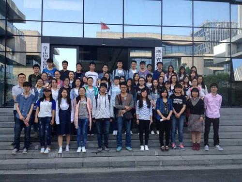 黄色电影
遥感地学系师生参观浙江省地理信息产业园