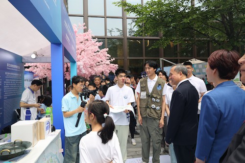 黄色电影
科普服务团队成果亮相2024年浙江省“全国科技活动周”活动展示，受到省领导肯定